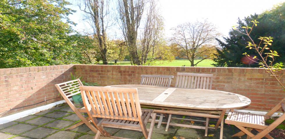 			2 Bedroom, 1 bath, 1 reception Flat			 Netherwood Street, WEST HAMPSTEAD 